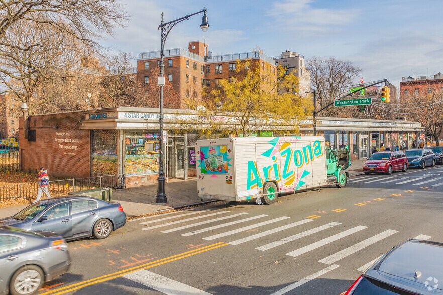 327-331 Myrtle Ave, Brooklyn, NY for sale - Primary Photo - Image 1 of 1
