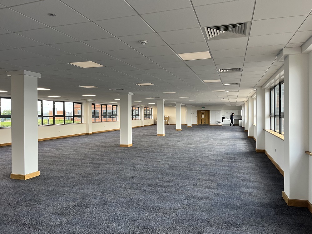 Percival Way, Luton for lease Interior Photo- Image 1 of 1