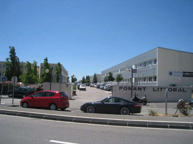 Flex in Marseille for sale - Building Photo - Image 1 of 13