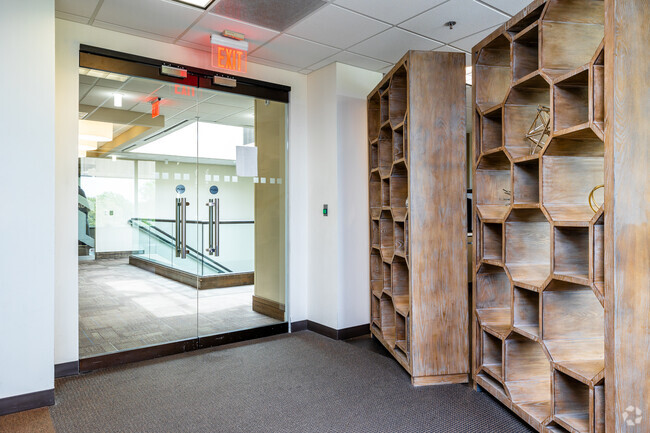 More details for 800 E 101st Ter, Kansas City, MO - Coworking for Lease