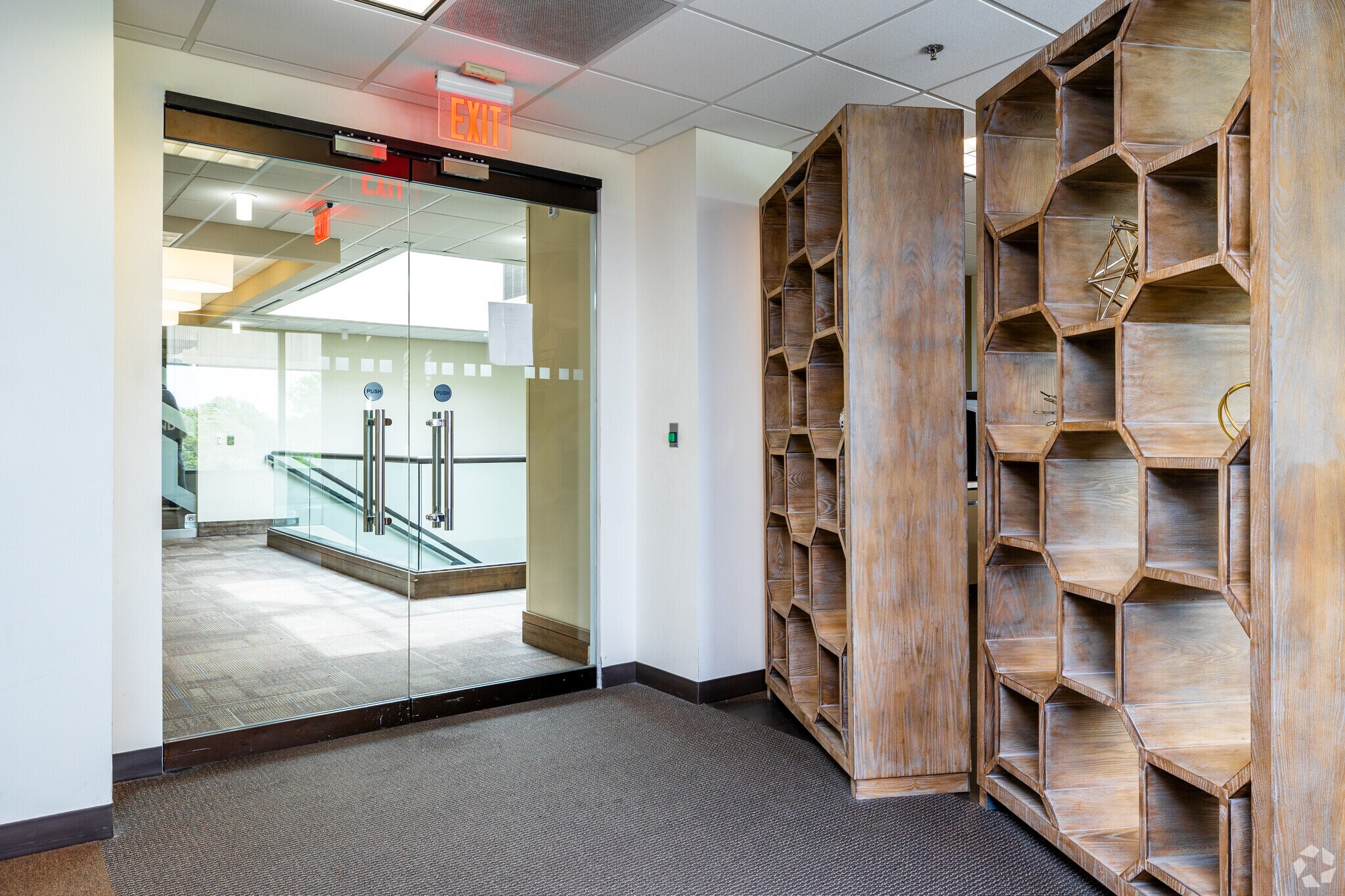 800 E 101st Ter, Kansas City, MO for lease Building Photo- Image 1 of 31