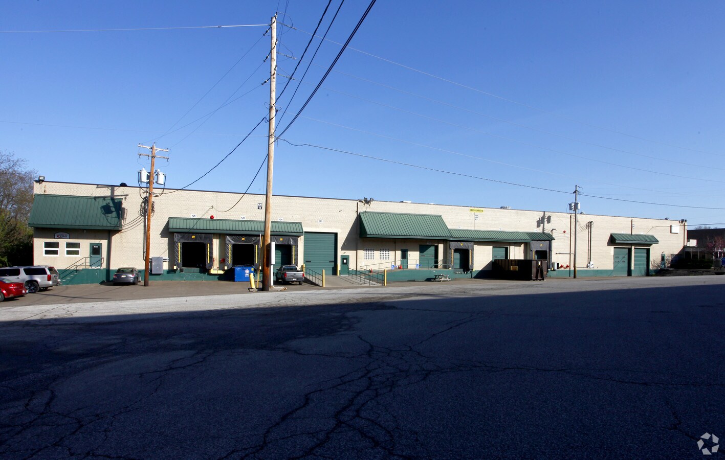 2830 Gilchrist Rd, Akron, OH 44305