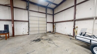 1229 W Sunchase Ct, Fayetteville, AR for lease Building Photo- Image 2 of 7