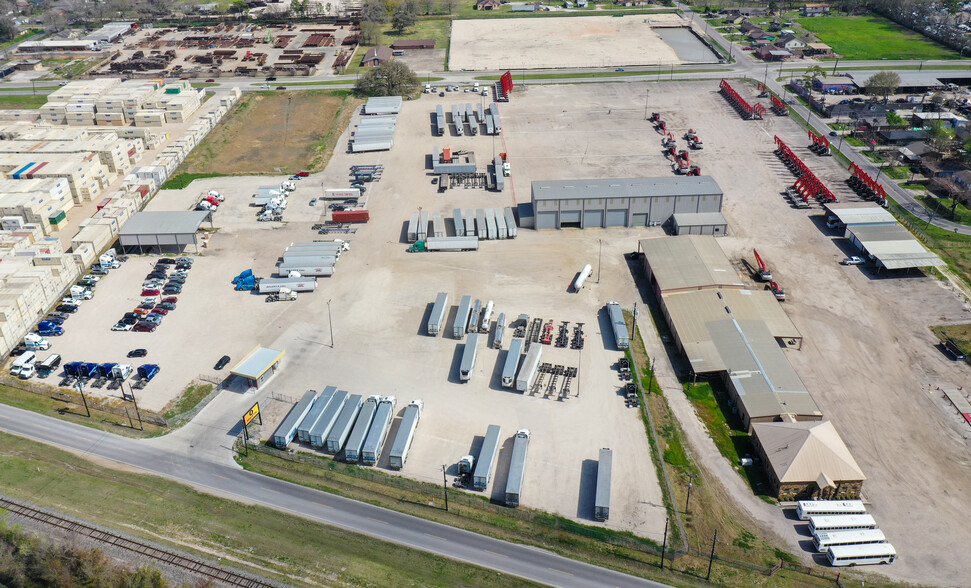 11900 Hirsch Rd, Houston, TX for lease - Aerial - Image 3 of 3