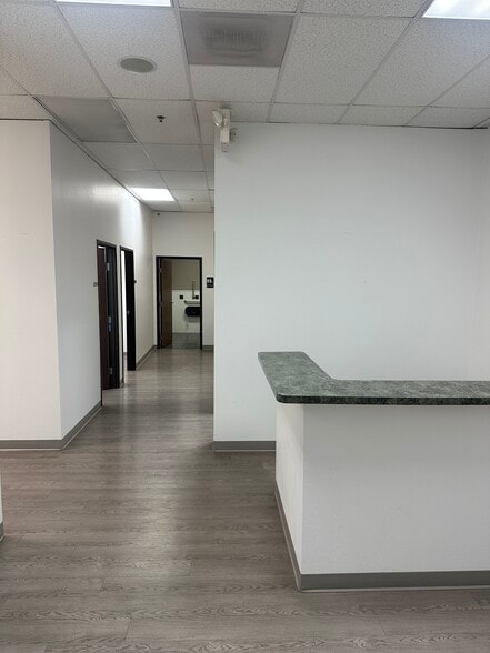 9975 S Eastern Ave, Las Vegas, NV for lease - Interior Photo - Image 3 of 8