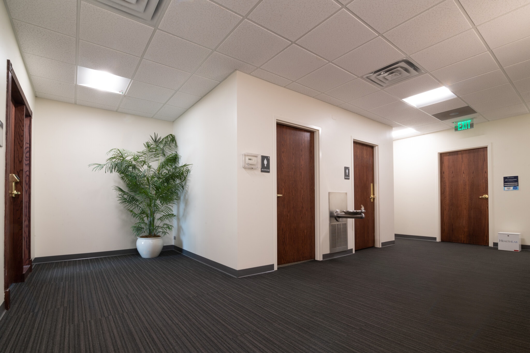 4119 W Shamrock Ln, Mchenry, IL for sale Interior Photo- Image 1 of 5