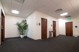 4119 W Shamrock Ln, Mchenry, IL for sale Interior Photo- Image 1 of 5