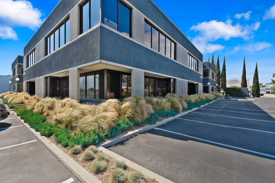 1475 S State College Blvd, Anaheim, CA for lease - Building Photo - Image 1 of 16