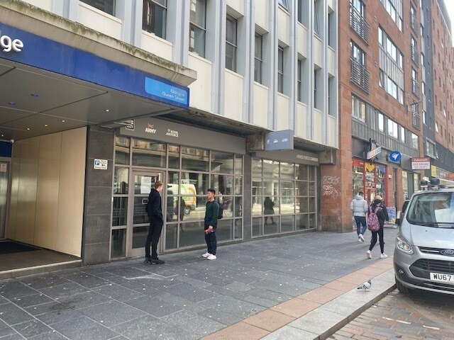 82 Queen St, Glasgow for lease - Building Photo - Image 1 of 1