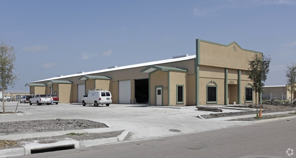 3814 Acushnet Dr, Corpus Christi, TX for lease - Building Photo - Image 2 of 18
