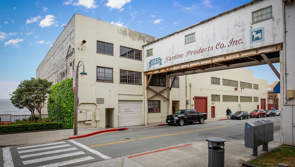 300 Cannery Row, Monterey, CA for lease - Building Photo - Image 2 of 8