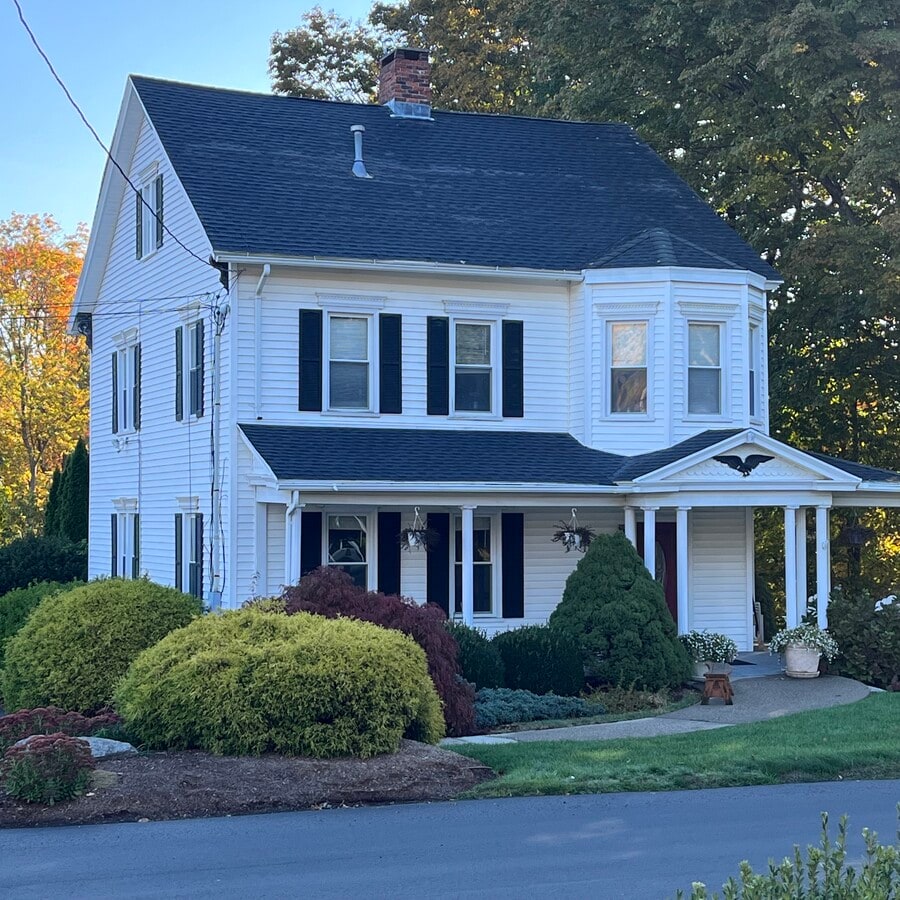 112 Huntington St, Shelton, CT 06484