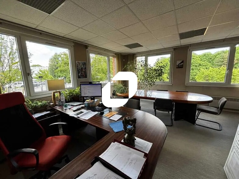 Office in Évry-Courcouronnes for lease - Interior Photo - Image 1 of 14