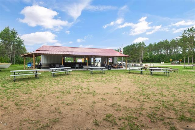 N7625 Parkway Rd, Crivitz, WI for sale - Building Photo - Image 2 of 52