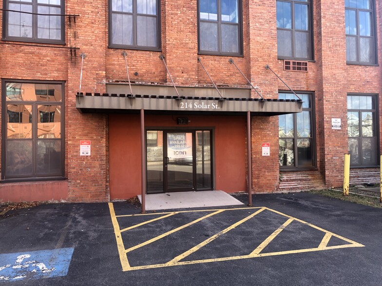 214 Solar St, Syracuse, NY for lease - Building Photo - Image 1 of 9