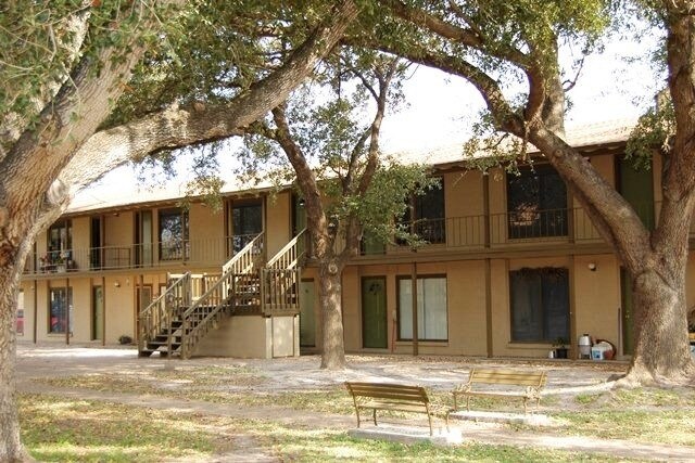 1201 E Sinton St, Sinton, TX for sale - Building Photo - Image 1 of 1