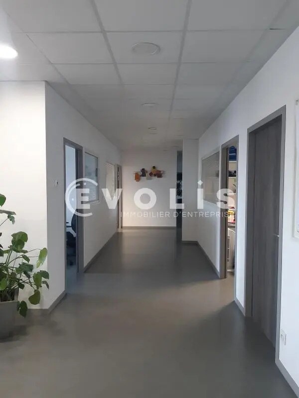 Office in Dury for lease Building Photo- Image 1 of 7