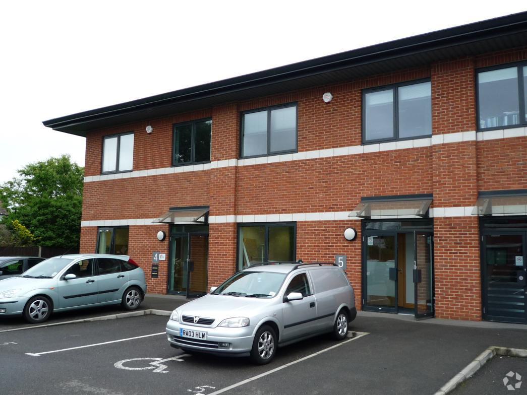 4-6 Stanhope Gate, Camberley for sale Primary Photo- Image 1 of 1