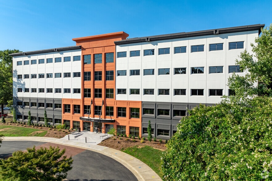 6135 Park South Dr, Charlotte, NC for lease - Building Photo - Image 1 of 26