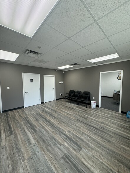 6457 Hazeltine National Dr, Orlando, FL for lease - Building Photo - Image 3 of 7