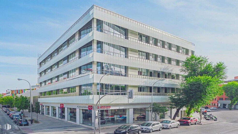 Calle Julián Camarillo, 53, Madrid, Madrid for lease - Commercial Listing Video - Image 2 of 21