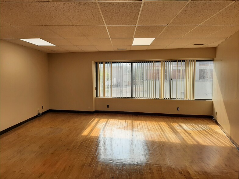 1437 Main St, Buffalo, NY for lease - Interior Photo - Image 2 of 6