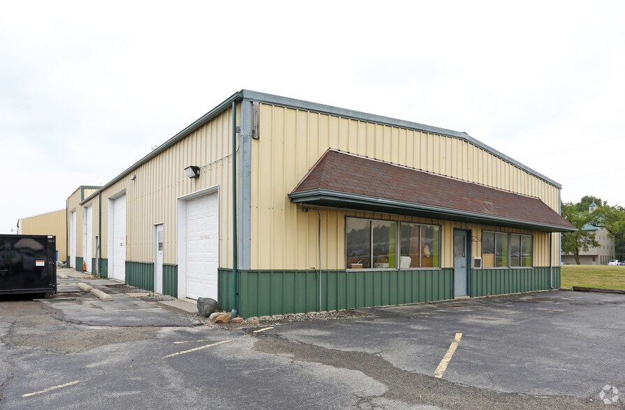 2288 N Main St, Bluffton, IN for sale - Primary Photo - Image 1 of 1