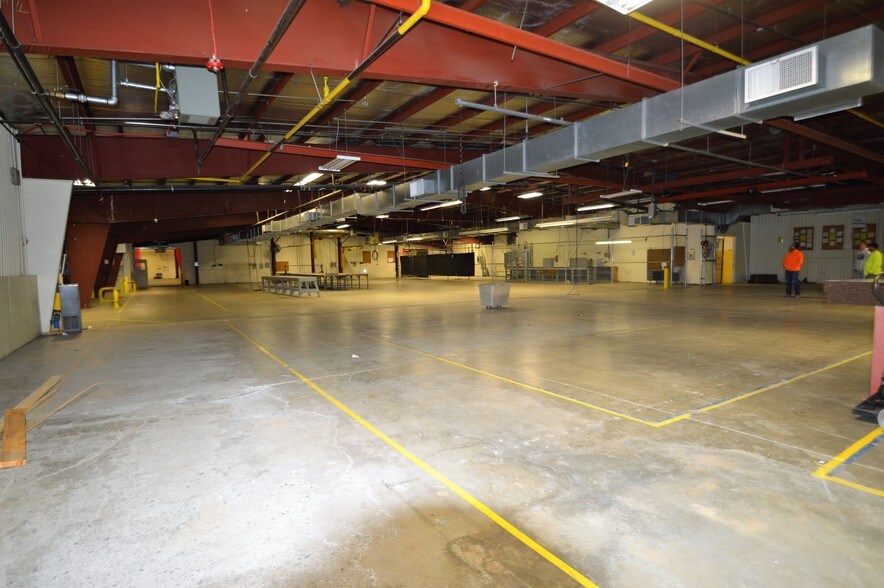 400 Battaile Dr, Winchester, VA for lease - Interior Photo - Image 2 of 10