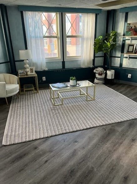 1-27 S Ocean Ave, Patchogue, NY for lease - Interior Photo - Image 3 of 19