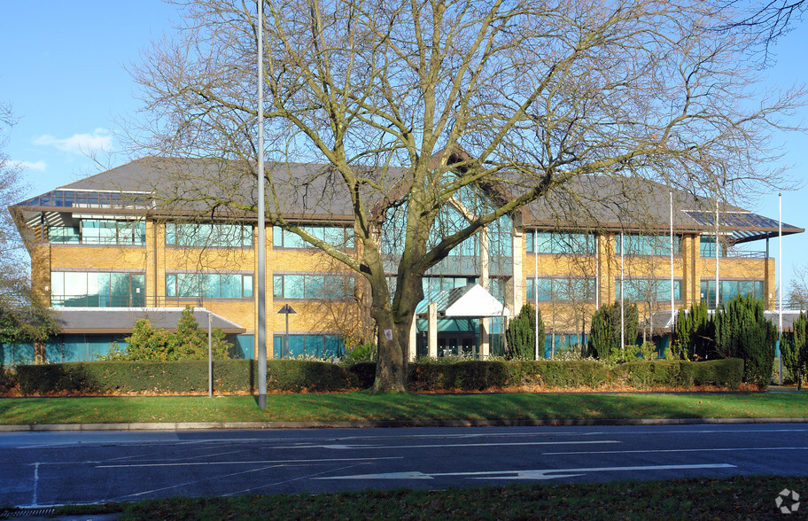 Manor Royal, Crawley for lease - Building Photo - Image 2 of 5