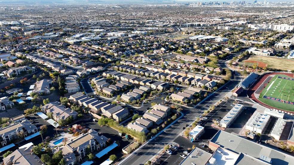 27 Residential Properties - NV portfolio of 27 properties for sale on LoopNet.com - Building Photo - Image 2 of 13