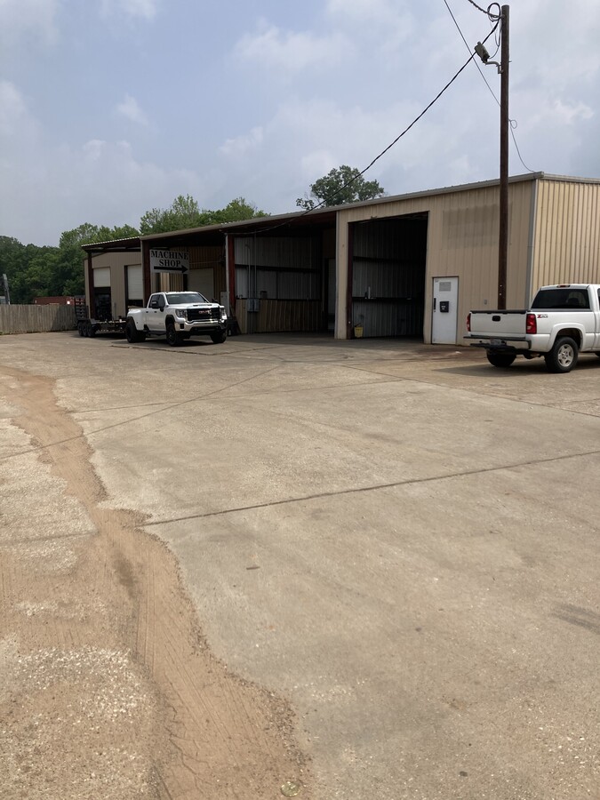 11645 Highway 105 E, Cut And Shoot, TX 77306