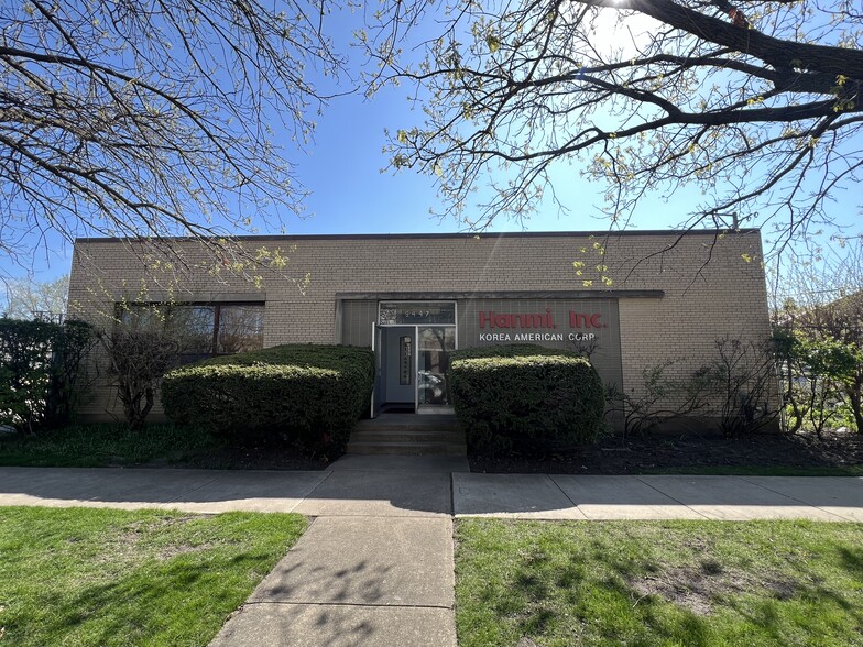 5447 N Wolcott Ave, Chicago, IL for lease - Building Photo - Image 2 of 6