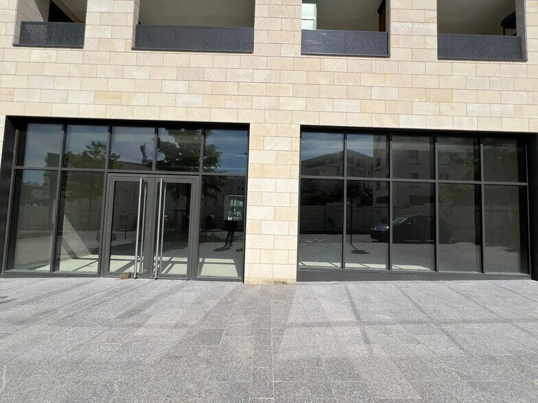 Office in Clichy for sale - Building Photo - Image 1 of 1