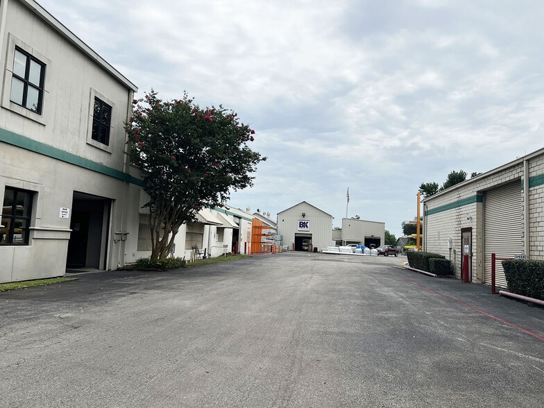 4411 Navigation Blvd, Houston, TX for sale - Building Photo - Image 2 of 14