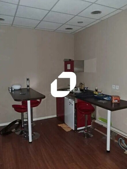 Office in Bois-Colombes for sale - Building Photo - Image 2 of 9