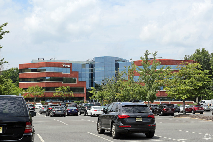 301 Lippincott Dr, Marlton, NJ for lease - Building Photo - Image 1 of 5