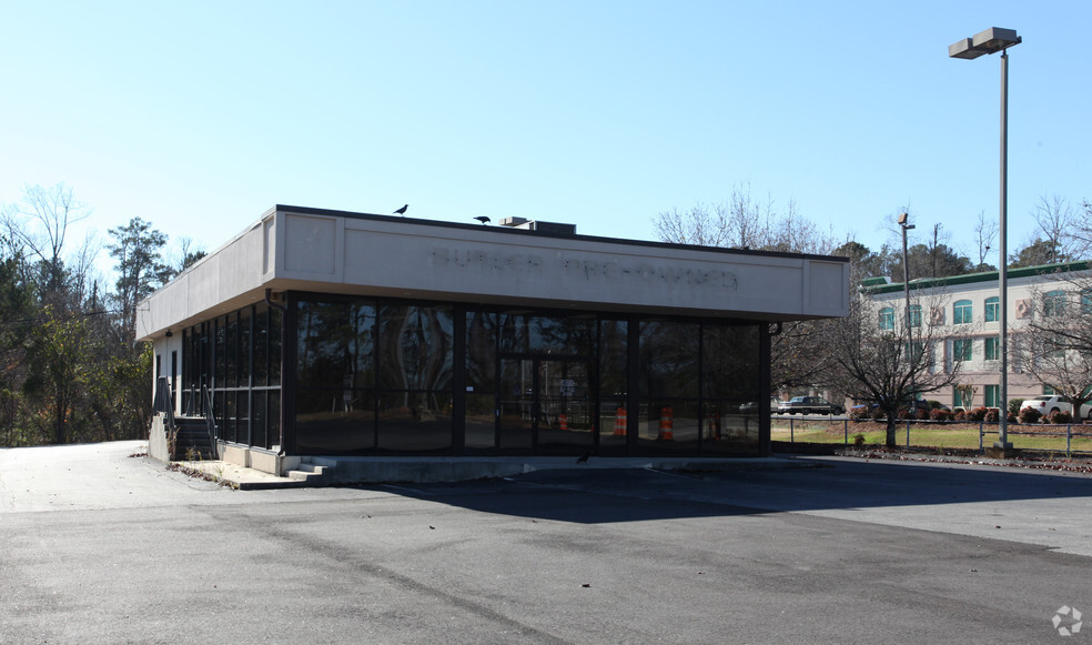 3960 Riverside Dr, Macon-Bibb, GA for lease - Building Photo - Image 2 of 3