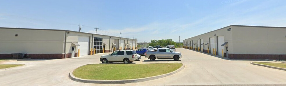 1800 W Tecumseh Rd, Norman, OK for lease - Building Photo - Image 1 of 11