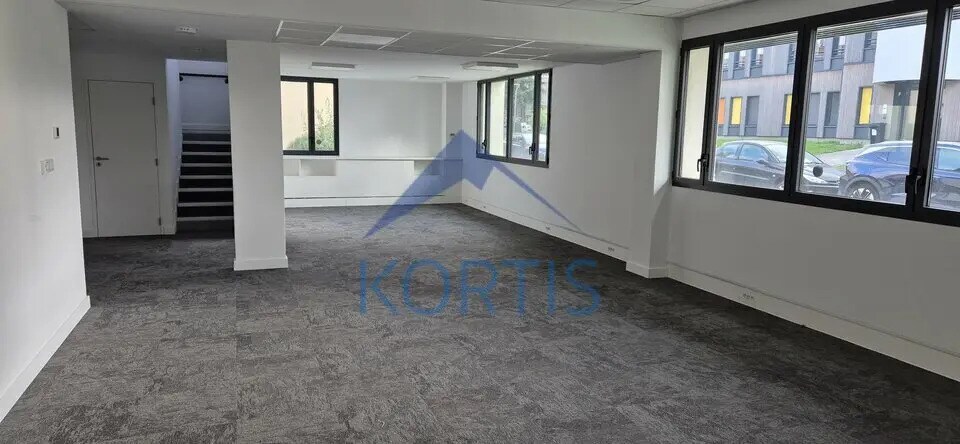 Office in Vénissieux for lease - Interior Photo - Image 3 of 9
