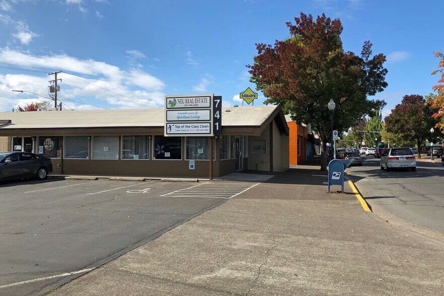 741 Main St, Springfield, OR for sale - Building Photo - Image 1 of 1