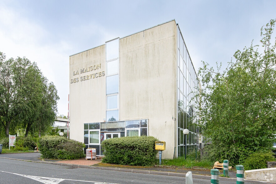 11 Avenue Des 2 Lacs, Villejust for lease - Building Photo - Image 2 of 2