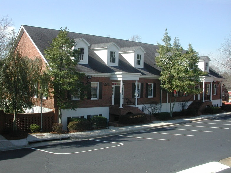 324 W Pike St, Lawrenceville, GA for lease - Building Photo - Image 3 of 20