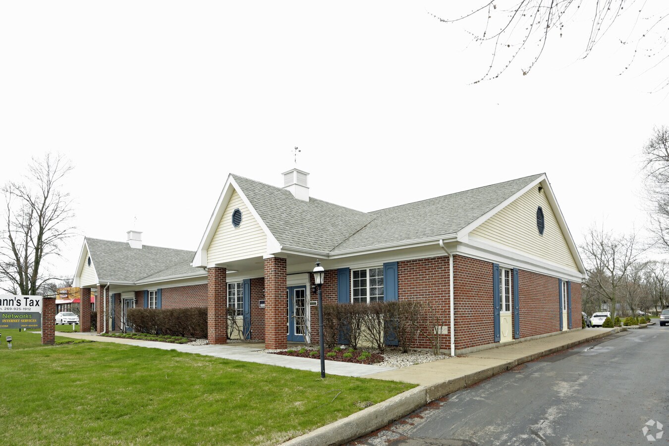 13511357 E Napier Ave, Benton Harbor, MI 49022