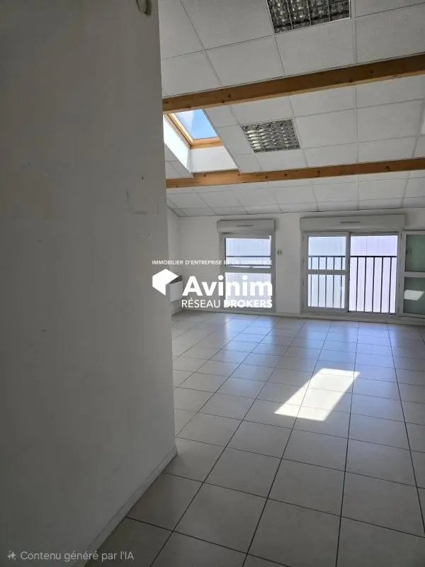 Location Bureaux 44 m² - Photo 1