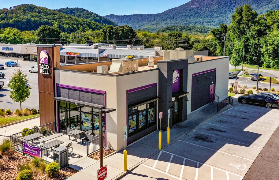 202 W Mills St, Columbus, NC for sale - Primary Photo - Image 1 of 1