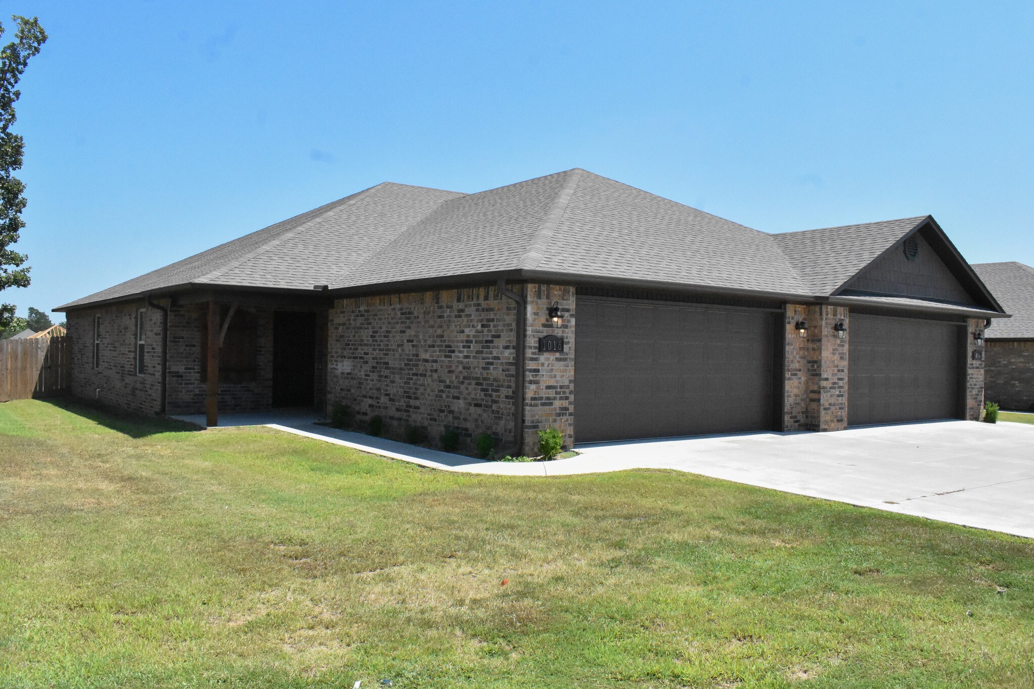 1002 Springhill Rd, Barling, AR for sale Primary Photo- Image 1 of 1