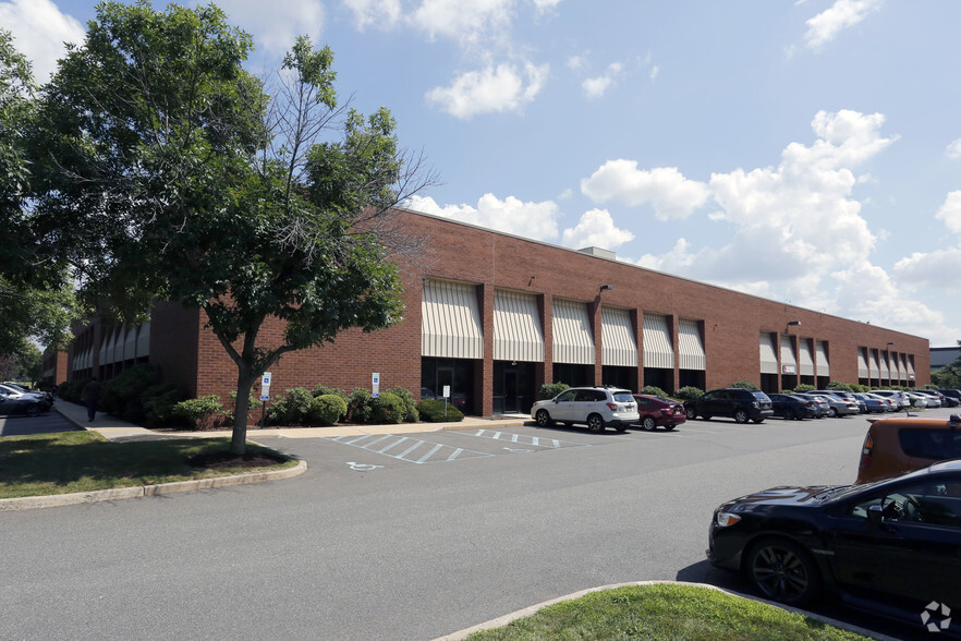 2 Corporate Dr, Cranbury, NJ for sale - Primary Photo - Image 1 of 1