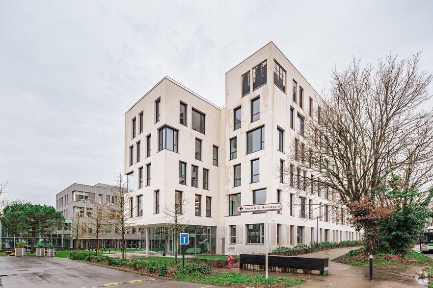 4 Rue Edith Piaf, Saint-Herblain for sale - Building Photo - Image 2 of 24