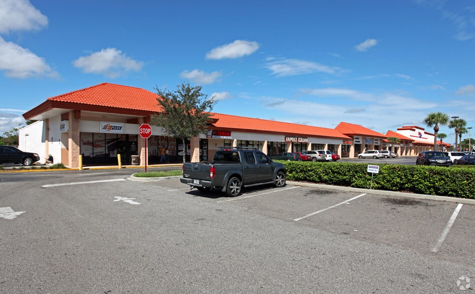672-762 S Goldenrod Rd, Orlando, FL for lease - Primary Photo - Image 1 of 2